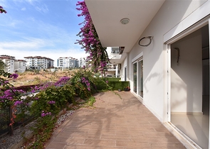 ضمن منطقة كاستل - شقق ودوبلكس - ضمن مجمع حديث / الانيا 