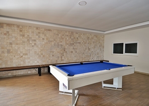 ضمن منطقة كاستل - شقق ودوبلكس - ضمن مجمع حديث / الانيا 