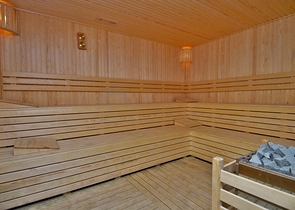 ضمن منطقة كاستل - شقق ودوبلكس - ضمن مجمع حديث / الانيا 