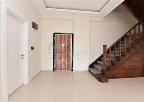 ضمن منطقة كاستل - شقق ودوبلكس - ضمن مجمع حديث / الانيا 