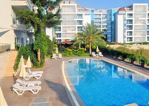 ضمن منطقة كاستل - شقق ودوبلكس - ضمن مجمع حديث / الانيا 