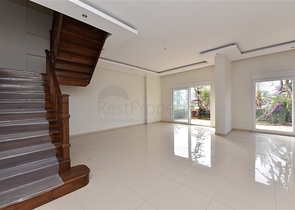 ضمن منطقة كاستل - شقق ودوبلكس - ضمن مجمع حديث / الانيا 