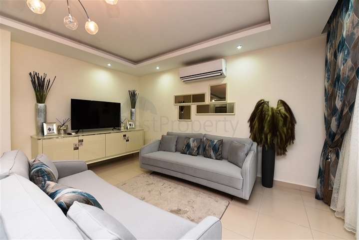 مع تراس واسع - شقة دوبلكس ارضية - ضمن مجمع فخم - في كاستل / الانيا 