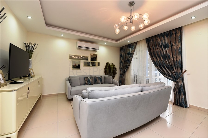 مع تراس واسع - شقة دوبلكس ارضية - ضمن مجمع فخم - في كاستل / الانيا 