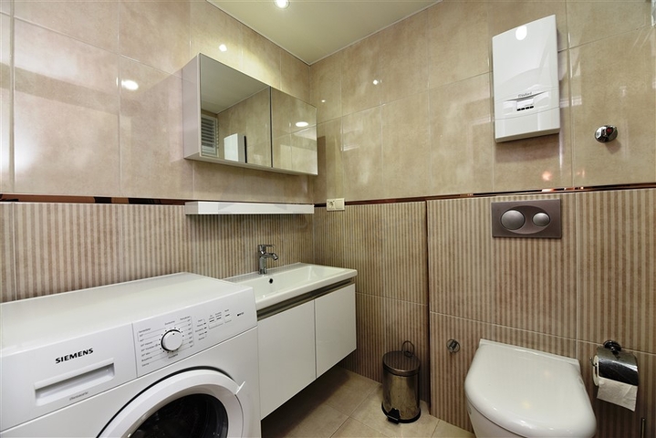 مع تراس واسع - شقة دوبلكس ارضية - ضمن مجمع فخم - في كاستل / الانيا 