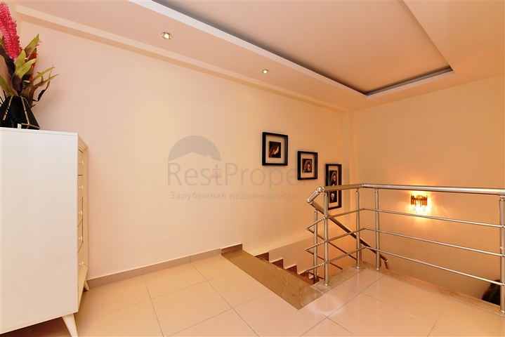 مع تراس واسع - شقة دوبلكس ارضية - ضمن مجمع فخم - في كاستل / الانيا 