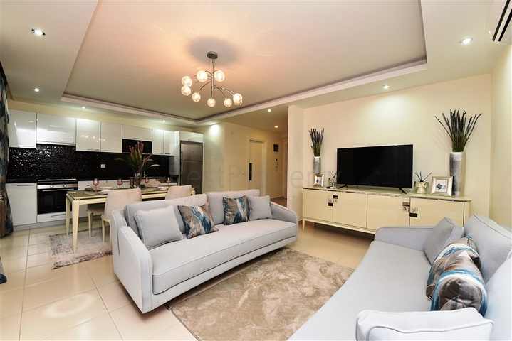 مع تراس واسع - شقة دوبلكس ارضية - ضمن مجمع فخم - في كاستل / الانيا 