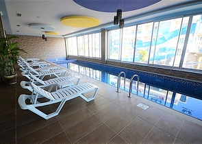 مع تراس واسع - شقة دوبلكس ارضية - ضمن مجمع فخم - في كاستل / الانيا 