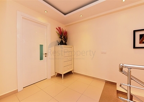 مع تراس واسع - شقة دوبلكس ارضية - ضمن مجمع فخم - في كاستل / الانيا 