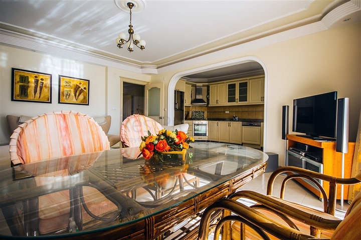 اطلالة بحر - طابق مرتفع - شقة غرفتين وصالة - في مهموتلار / الانيا 