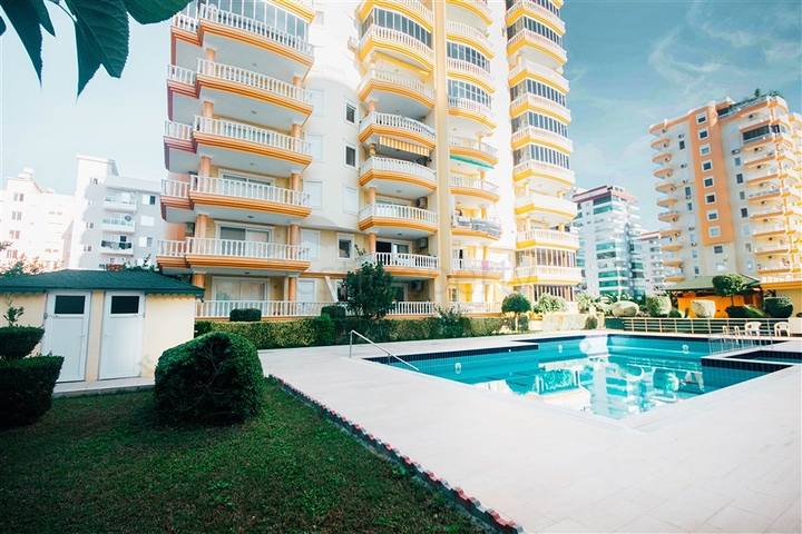 اطلالة بحر - طابق مرتفع - شقة غرفتين وصالة - في مهموتلار / الانيا 