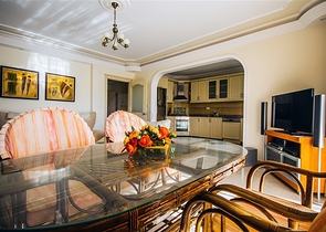 اطلالة بحر - طابق مرتفع - شقة غرفتين وصالة - في مهموتلار / الانيا 