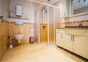 اطلالة بحر - طابق مرتفع - شقة غرفتين وصالة - في مهموتلار / الانيا 