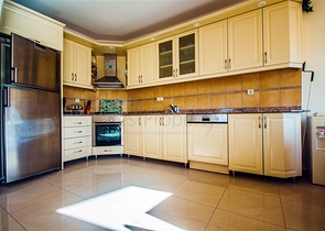 اطلالة بحر - طابق مرتفع - شقة غرفتين وصالة - في مهموتلار / الانيا 