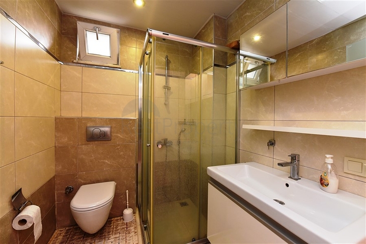 دوبلكس ضمن مجمع على البحر مباشرة - في كاستل / الانيا 