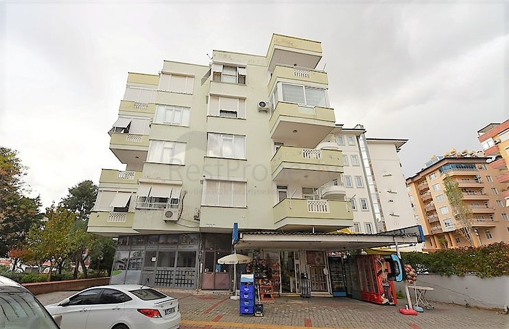 بسعر اقتصادي - شقة غرفة وصالة مع الاثاث - في مركز الانيا 