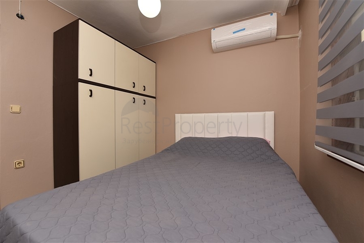 بسعر اقتصادي - شقة غرفة وصالة مع الاثاث - في مركز الانيا 