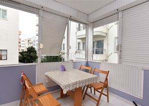 بسعر اقتصادي - شقة غرفة وصالة مع الاثاث - في مركز الانيا 