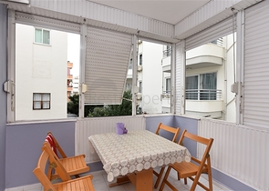 بسعر اقتصادي - شقة غرفة وصالة مع الاثاث - في مركز الانيا 