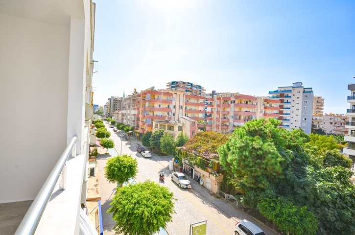 قريبة من البحر والاسواق - شقة غرفتين وصالة - في منطقة مهموتلار / الانيا 