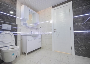 قريبة من البحر والاسواق - شقة غرفتين وصالة - في منطقة مهموتلار / الانيا 