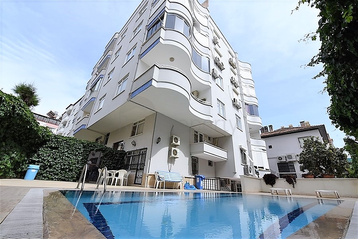 في مركز مدينة الانيا -شقة غرفة وصالة - مفروشة - مناسبة للاستثمار او السكن الدائم 