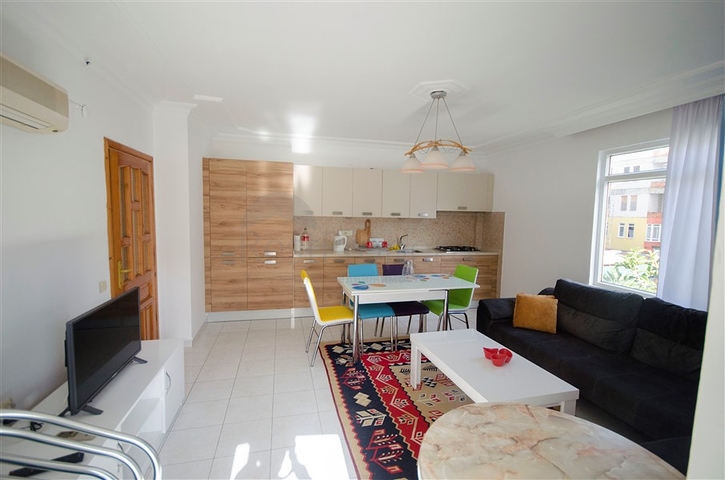 في مركز مدينة الانيا -شقة غرفة وصالة - مفروشة - مناسبة للاستثمار او السكن الدائم 