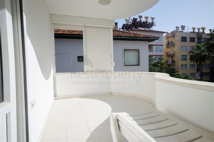 في مركز مدينة الانيا -شقة غرفة وصالة - مفروشة - مناسبة للاستثمار او السكن الدائم 