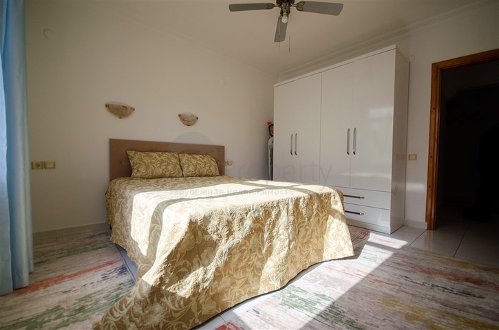 في مركز مدينة الانيا -شقة غرفة وصالة - مفروشة - مناسبة للاستثمار او السكن الدائم 