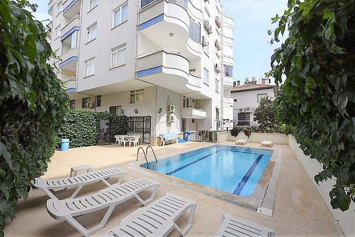 في مركز مدينة الانيا -شقة غرفة وصالة - مفروشة - مناسبة للاستثمار او السكن الدائم 