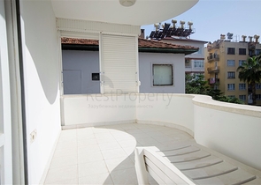 في مركز مدينة الانيا -شقة غرفة وصالة - مفروشة - مناسبة للاستثمار او السكن الدائم 