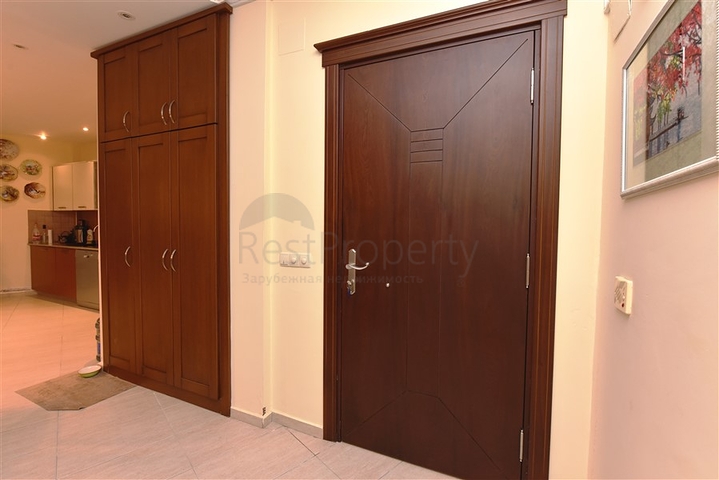 مع حديقة وتراس واسع - شقة 2 غرفة وصالة - ضمن مجمع على النهر مباشرة - في توسمور / الانيا 