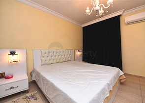 مع حديقة وتراس واسع - شقة 2 غرفة وصالة - ضمن مجمع على النهر مباشرة - في توسمور / الانيا 