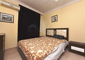 مع حديقة وتراس واسع - شقة 2 غرفة وصالة - ضمن مجمع على النهر مباشرة - في توسمور / الانيا 