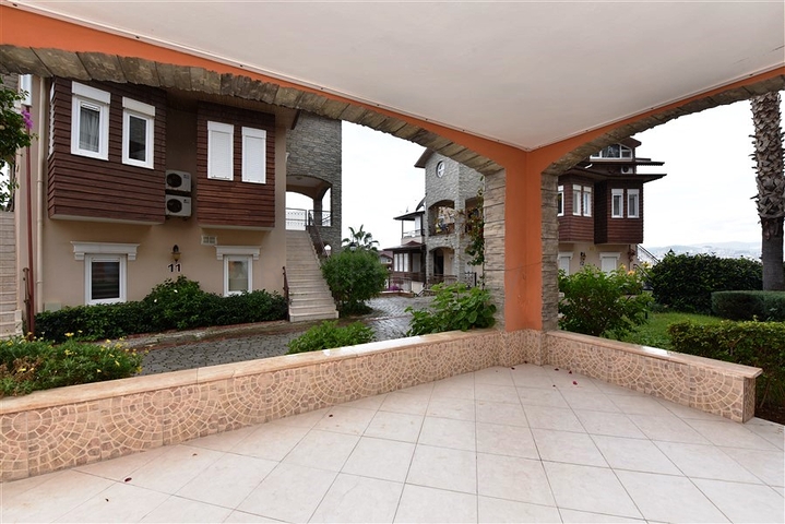 مع تراس - شقة غرفتين وصالة - مفروشة - ضمن مجمع قريب من البحر - في افسلار / الانيا 