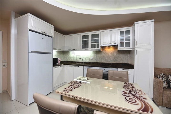 مع تراس - شقة غرفتين وصالة - مفروشة - ضمن مجمع قريب من البحر - في افسلار / الانيا 