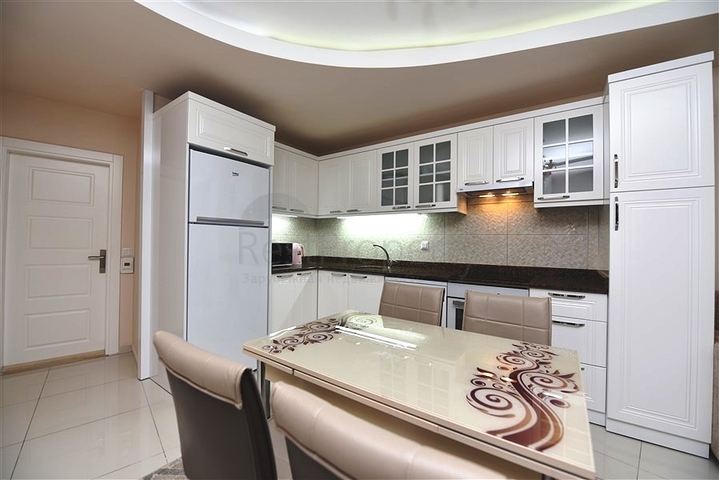 مع تراس - شقة غرفتين وصالة - مفروشة - ضمن مجمع قريب من البحر - في افسلار / الانيا 