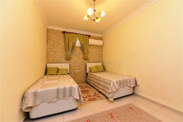 مع تراس - شقة غرفتين وصالة - مفروشة - ضمن مجمع قريب من البحر - في افسلار / الانيا 