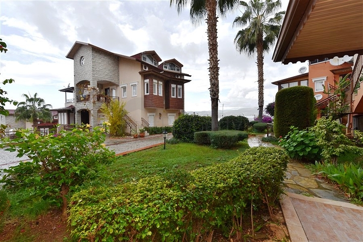 مع تراس - شقة غرفتين وصالة - مفروشة - ضمن مجمع قريب من البحر - في افسلار / الانيا 