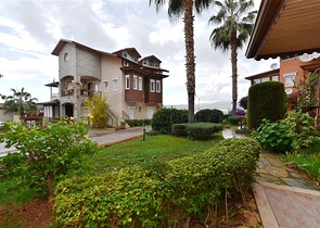 مع تراس - شقة غرفتين وصالة - مفروشة - ضمن مجمع قريب من البحر - في افسلار / الانيا 