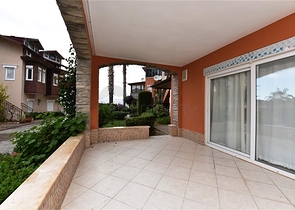 مع تراس - شقة غرفتين وصالة - مفروشة - ضمن مجمع قريب من البحر - في افسلار / الانيا 