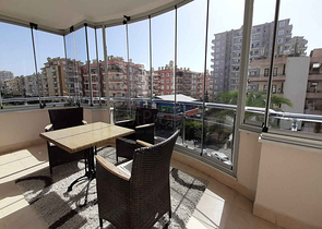 على مسافة 100 م من البحر - شقة غرفتين وصالة -ضمن مجمع سكني -في مهموتلار / الانيا 