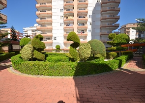 على مسافة 100 م من البحر - شقة غرفتين وصالة -ضمن مجمع سكني -في مهموتلار / الانيا 