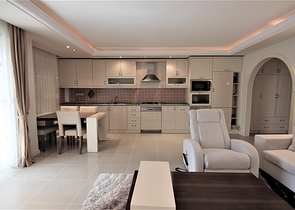 على مسافة 100 م من البحر - شقة غرفتين وصالة -ضمن مجمع سكني -في مهموتلار / الانيا 