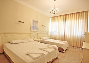 ضمن مجمع 5 نجوم - شقة غرفة وصالة - اطلالة مفتوحة - في كارجي جاك / الانيا 