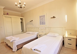 ضمن مجمع 5 نجوم - شقة غرفة وصالة - اطلالة مفتوحة - في كارجي جاك / الانيا 