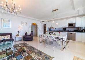 اطلالة بحرية ساحرة - تراس واسع - دوبلكس 4 غرفة وصالة -في مهموتلار / الانيا 