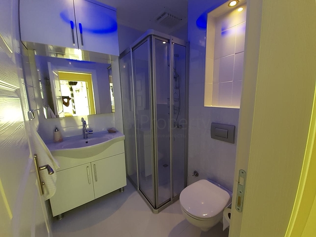 مجمع بخدمات 5 نجوم - شقة غرفتين وصالة - في مهموتلار / الانيا 