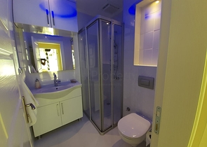 مجمع بخدمات 5 نجوم - شقة غرفتين وصالة - في مهموتلار / الانيا 