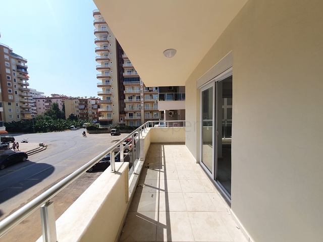 ضمن بناء جديد - شقة غرفة وصالة - واسعة - قريبة من البحر - في مهموتلار / الانيا 